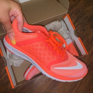 Women’s Neon Orange Lite Run 3